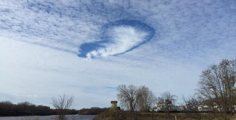 Fallstreak cloud