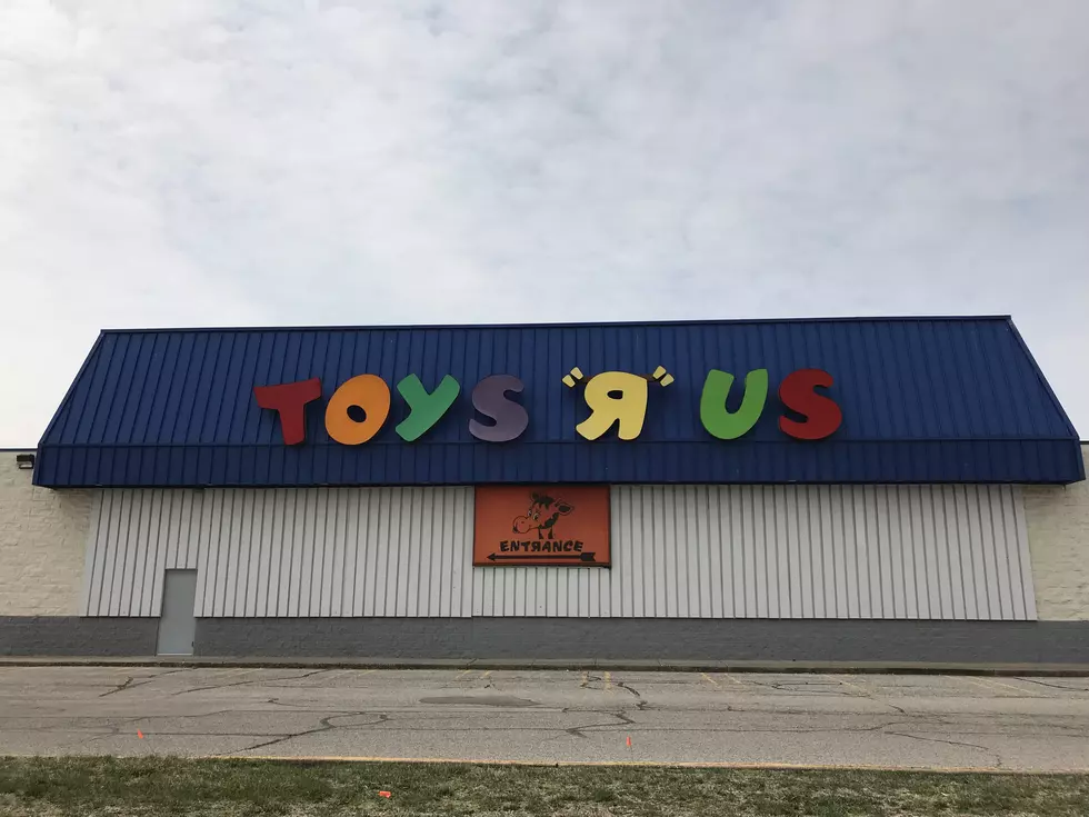 5 Signs The Evansville Toys R Us Is Closing, And 1 That It Isn’t