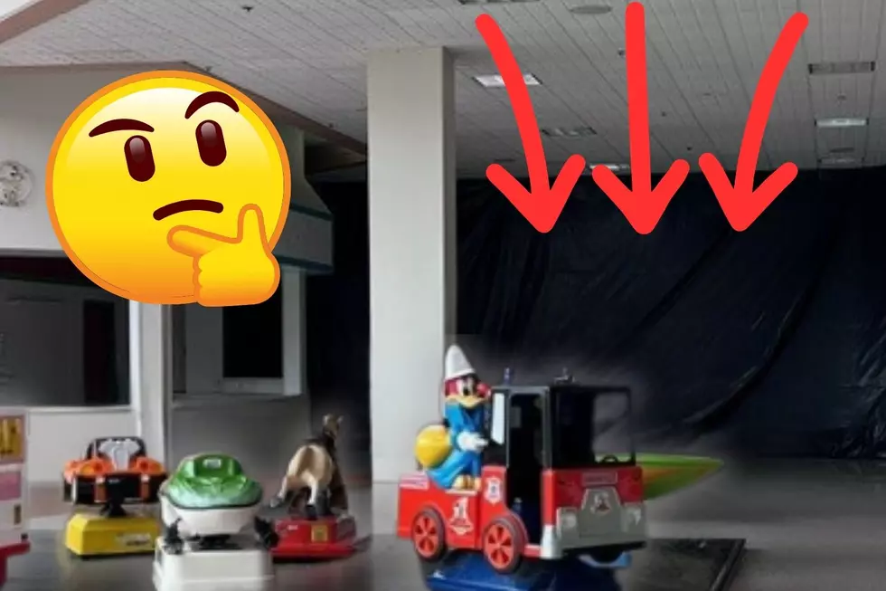 Why is Part of Indiana’s Washington Square Mall Covered By a Black Tarp?